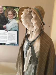 Judi Dench Cranford Costumn